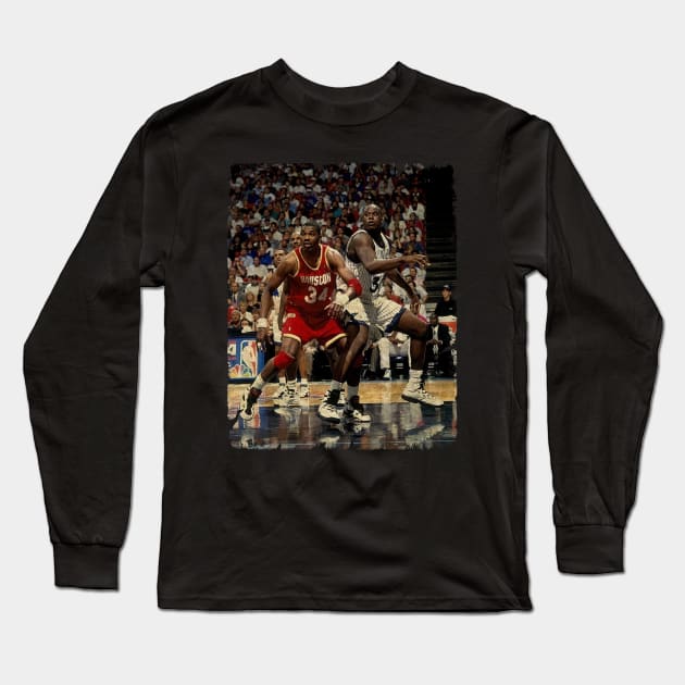 Hakeem and Shaq During The 1995 NBA Finals Long Sleeve T-Shirt by Wendyshopart